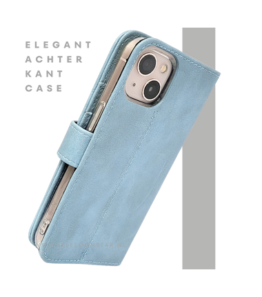 Lichtblauw Bookcase Hoesje iPhone 13 en 14 Met Sluitbandje en Pasjeshouder prijs goedkoop €14,95