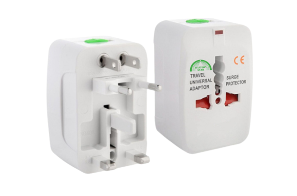 Universele Wereldstekker met Surge Protector